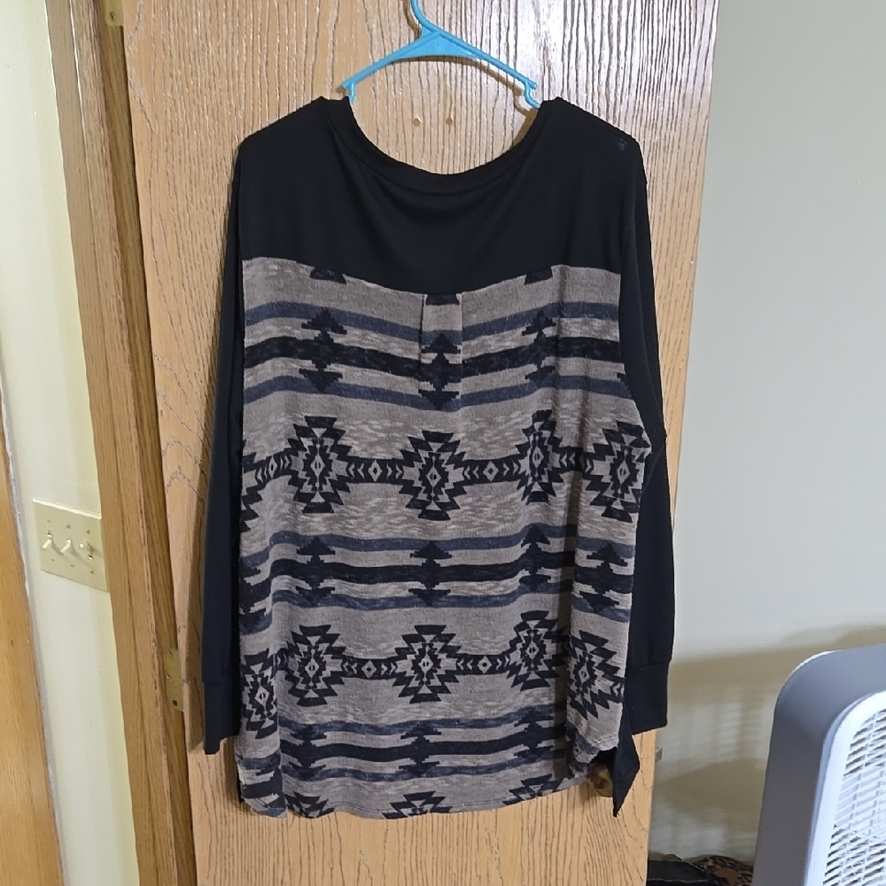 Black and Tan Geometric Patterned Top